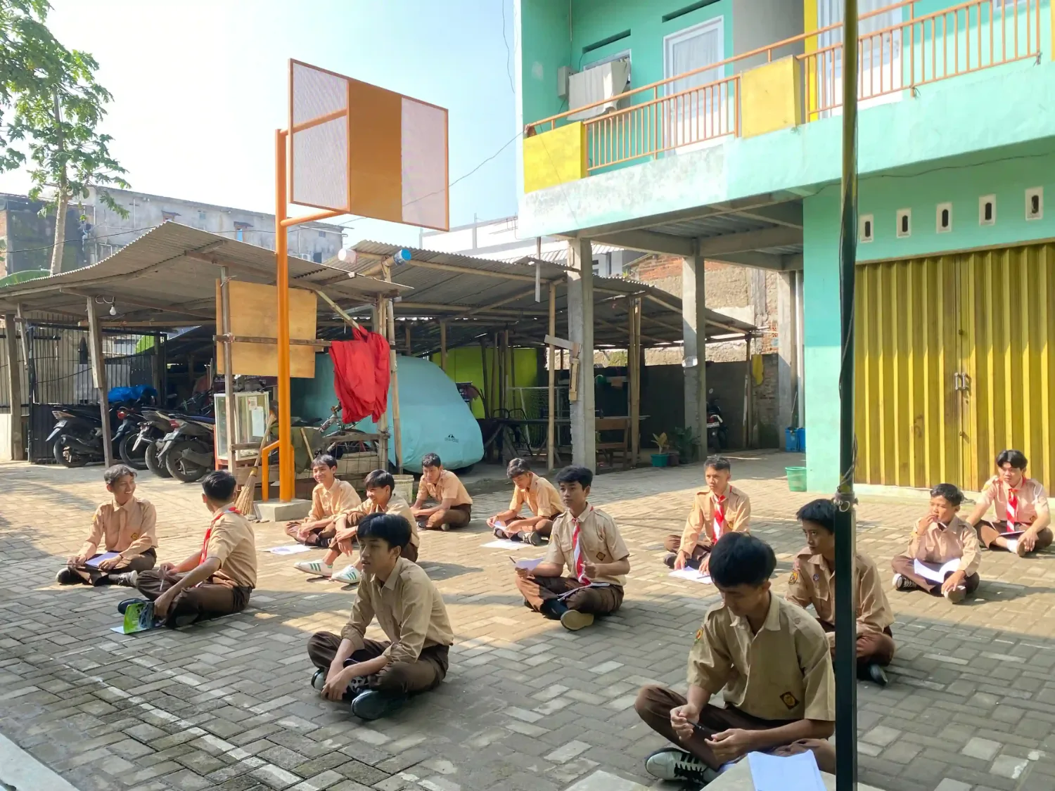 Kegiatan belajar santri Pondok Pesantren Nurul Falah